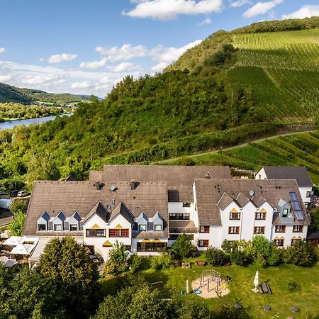 Weinhotel Restaurant Klostermuehle Ockfen Buitenkant foto