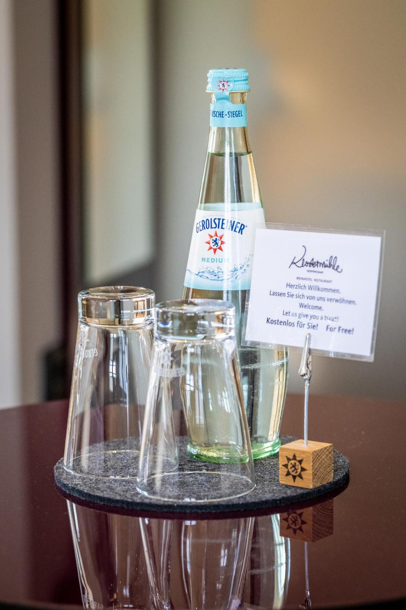 Weinhotel Restaurant Klostermuehle Ockfen Buitenkant foto