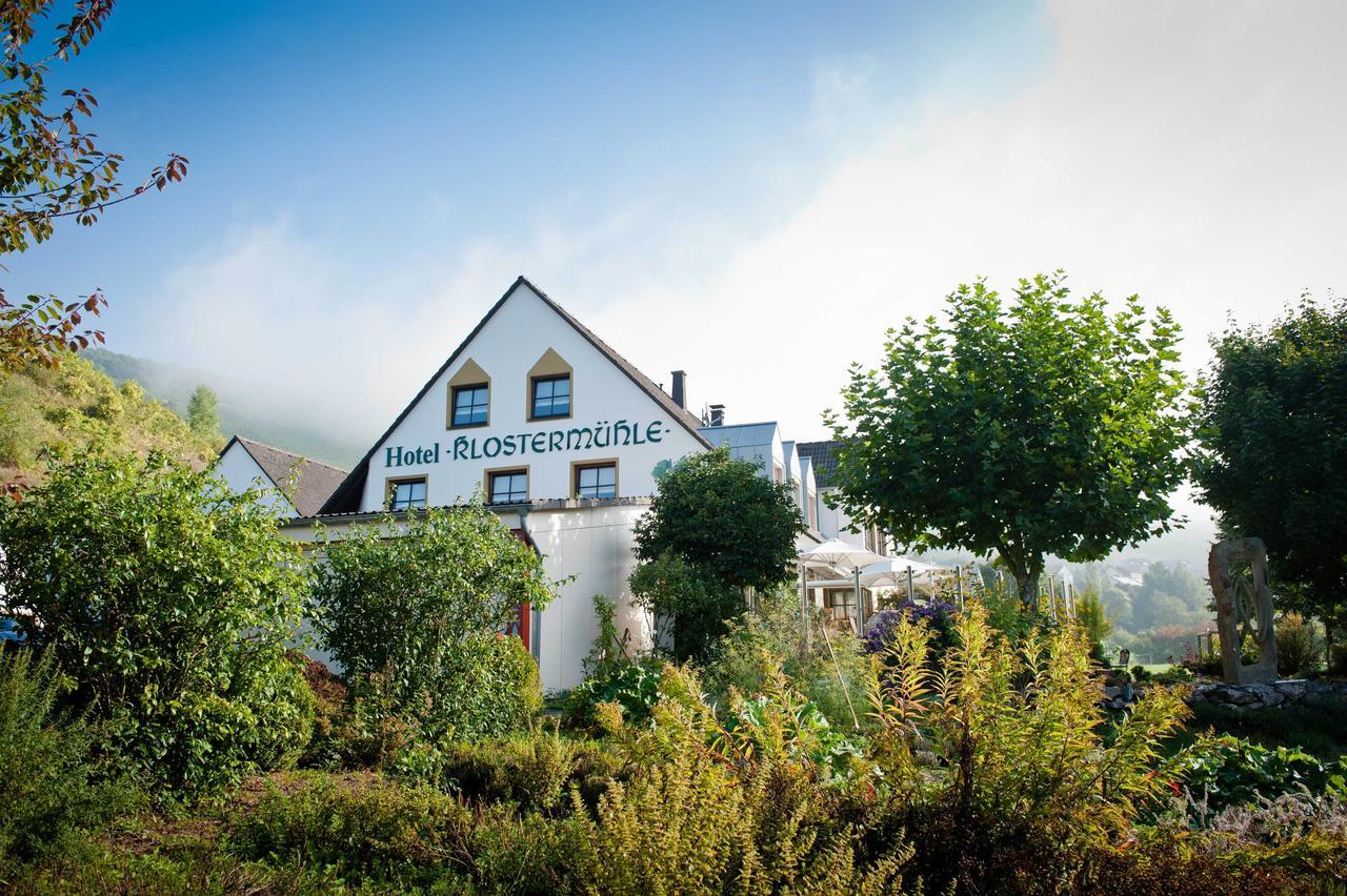 Weinhotel Restaurant Klostermuehle Ockfen Buitenkant foto