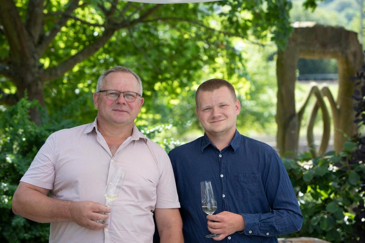 Weinhotel Restaurant Klostermuehle Ockfen Buitenkant foto