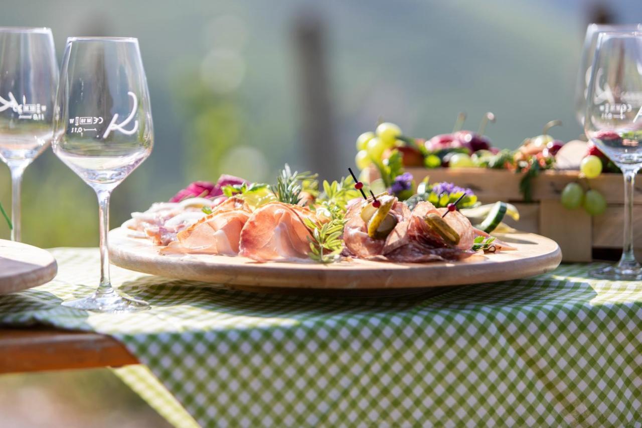 Weinhotel Restaurant Klostermuehle Ockfen Buitenkant foto